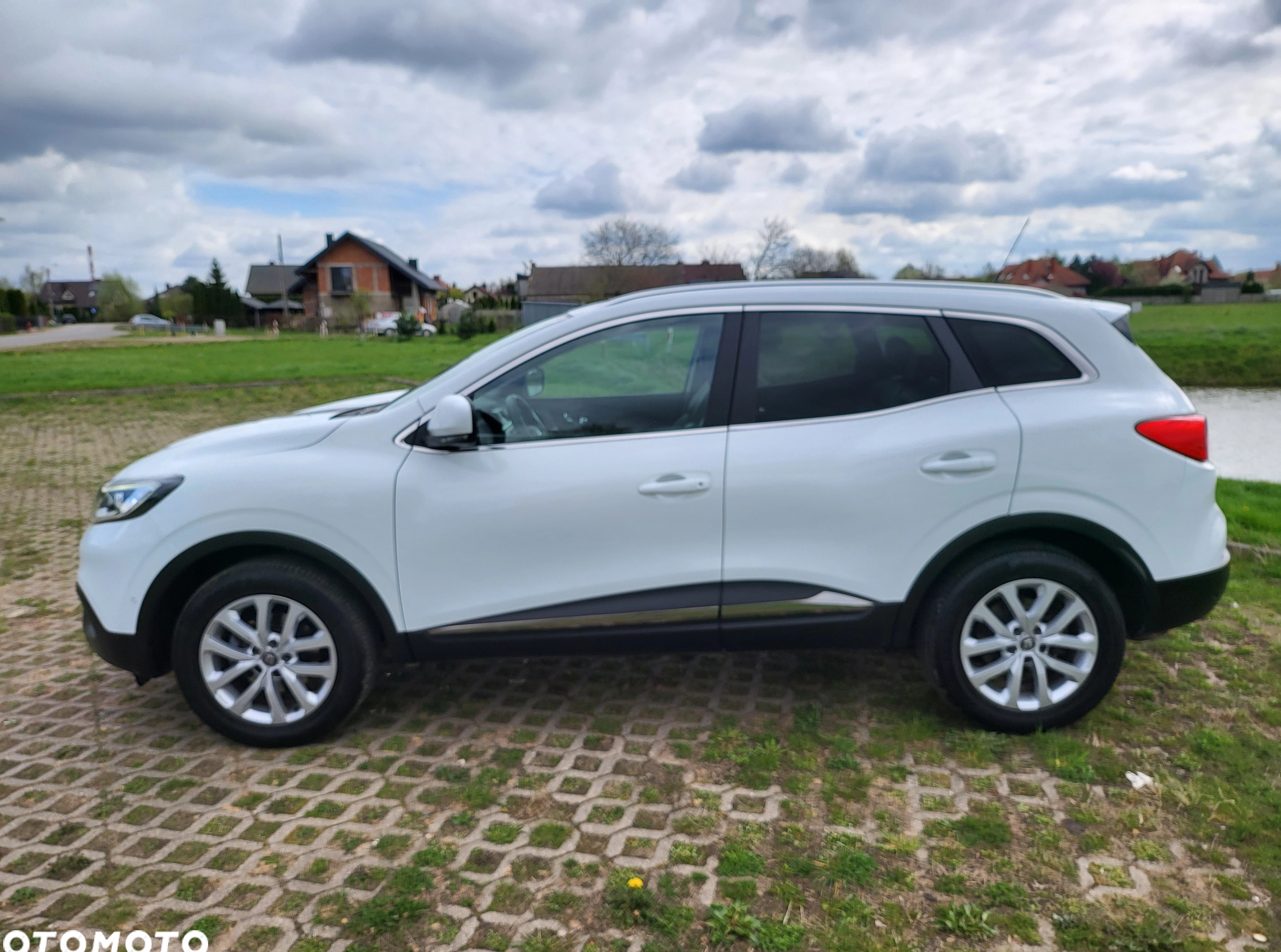 Renault Kadjar cena 48909 przebieg: 198000, rok produkcji 2016 z Sieradz małe 781
